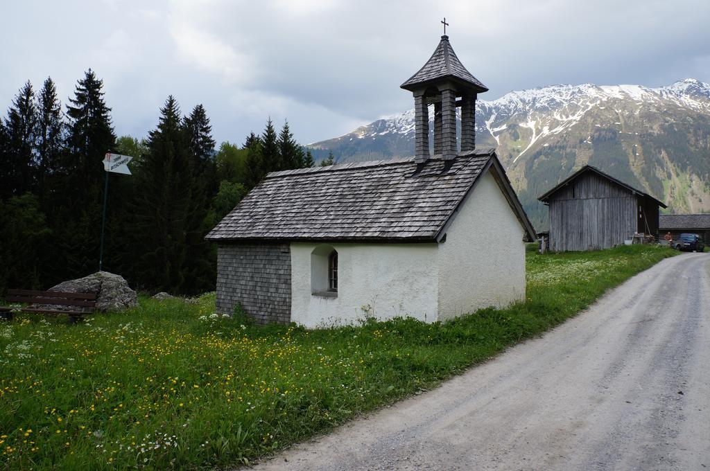 Maisaess Lifinarblick Villa Schruns Camera foto