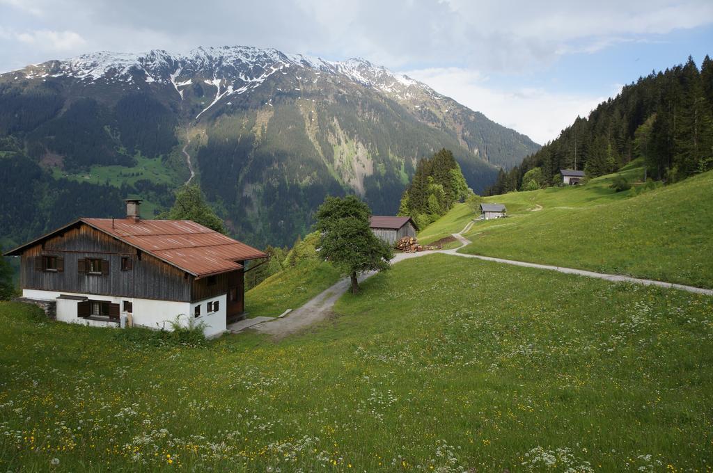 Maisaess Lifinarblick Villa Schruns Camera foto